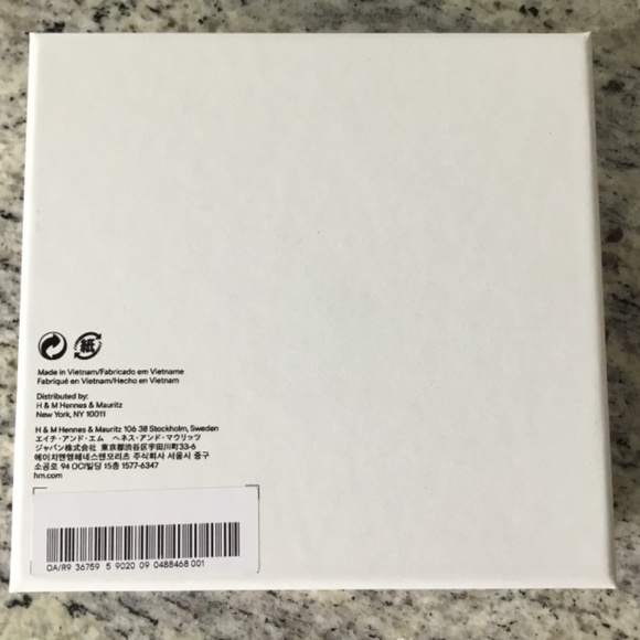 NIB H&M Conscious Sequin Beaded Clip On Earrings - Picture 3 of 3